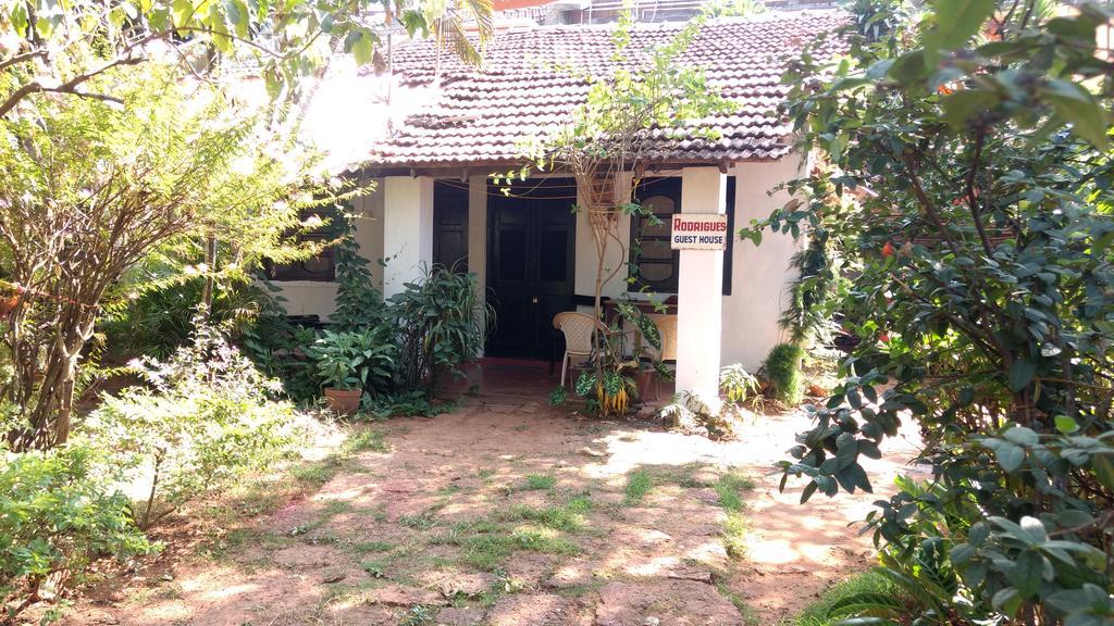 Rodrigues Guest House Calangute Dış mekan fotoğraf